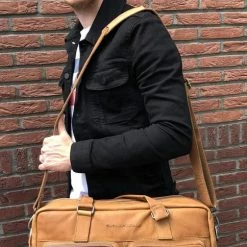 Uitgang 🔥 Chesterfield Misha Leren Laptoptas - 17 Inch - Cognac 🎉 -tassen-dames Verkoop 484x840 1