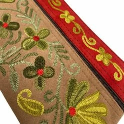 Gloednieuw ✔️ Merkloos Dames Polstas Bruin Suède Leer Met Geel-roodkleurig Handborduurwerk 🧨 -tassen-dames Verkoop 546x840 5