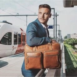 Uitgang 🔥 Chesterfield Misha Leren Laptoptas - 17 Inch - Cognac 🎉 -tassen-dames Verkoop 550x367 5