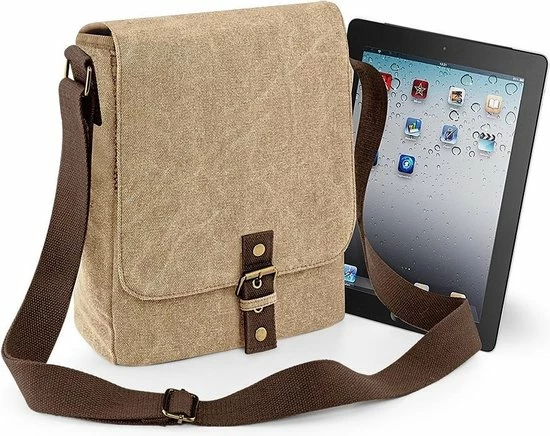 Groothandel π Quadra Vintage Canvas IPad™/Tablet Tas Sahara π 1 Groothandel π Quadra Vintage Canvas IPad™/Tablet Tas Sahara π