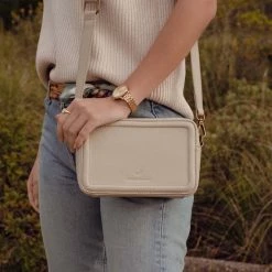 Aanbiedingen 😀 Violet Hamden Essential Bag Dames Crossbody Tas Kunstleer - Beige 🥰 -tassen-dames Verkoop 550x550 235