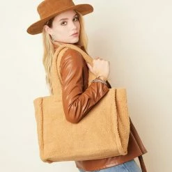 Coupon ⌛ Yehwang - Teddy Tas - Schoudertas - Beige - Teddystof - Pluche ❤️ -tassen-dames Verkoop 550x550 370