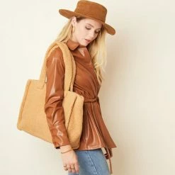 Coupon ⌛ Yehwang - Teddy Tas - Schoudertas - Beige - Teddystof - Pluche ❤️ -tassen-dames Verkoop 550x550 371