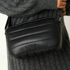 Top 10 🛒 Shabbies Amsterdam Shabbies Dames Schoudertassen 0362 Crossbody M - Zwart 💯 -tassen-dames Verkoop 550x550 397