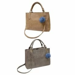 Beste Pirce 🤩 MinMin Nubuck Handtas Schoudertas Met Fluffy Pom Hanger - Khaki Met Blauwe Fluffy Pom 💯