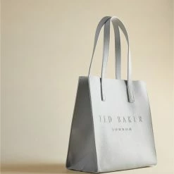 Kopen ⭐ Ted Baker Soocon Dames Shopper Grijs ✔️ 24 Kopen ⭐ Ted Baker Soocon Dames Shopper Grijs ✔️ -tassen-dames Verkoop 550x686 2