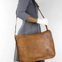 Promo 👏 Oncedoce Messengertas 17 Inch – Vintage Look Cognac Bruin Leer Laptoptas – Almeria 17 🛒 -tassen-dames Verkoop 550x727 1