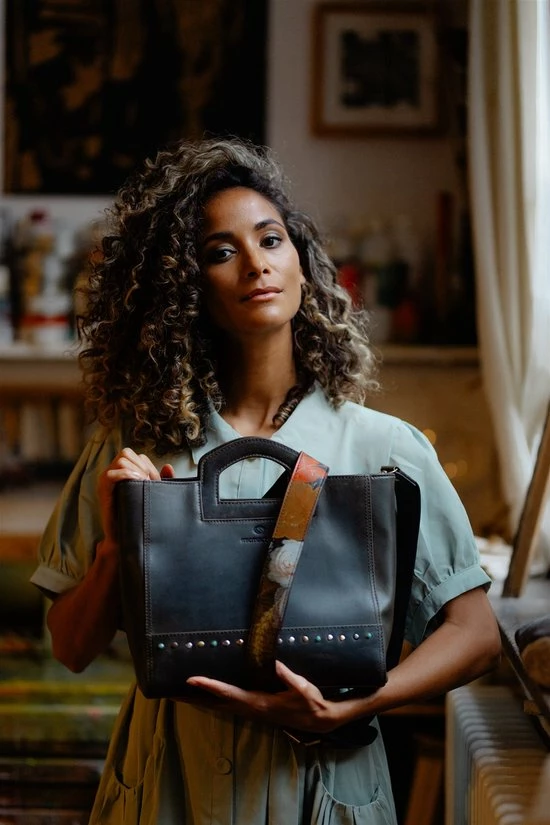 Gloednieuw β¨ Micmacbags Masterpiece Handtas - Zand π 7 Gloednieuw β¨ Micmacbags Masterpiece Handtas - Zand π - Afbeelding 7