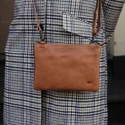 Beste Verkoop 🥰 Bear Design Sally Leren Schoudertasje / Crossbodytas - Cognac 🥰 -tassen-dames Verkoop 550x826